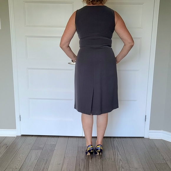 Classic Grey Sheath dress size 42 (10-12) - Picture 9 of 10
